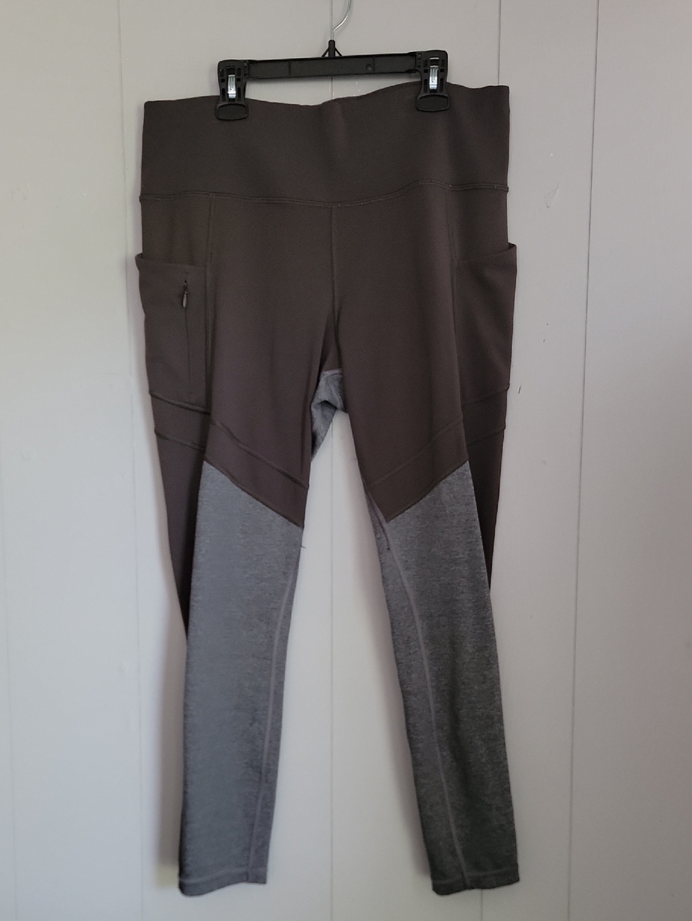 Athleta Women's Pants Large Gray Activewear